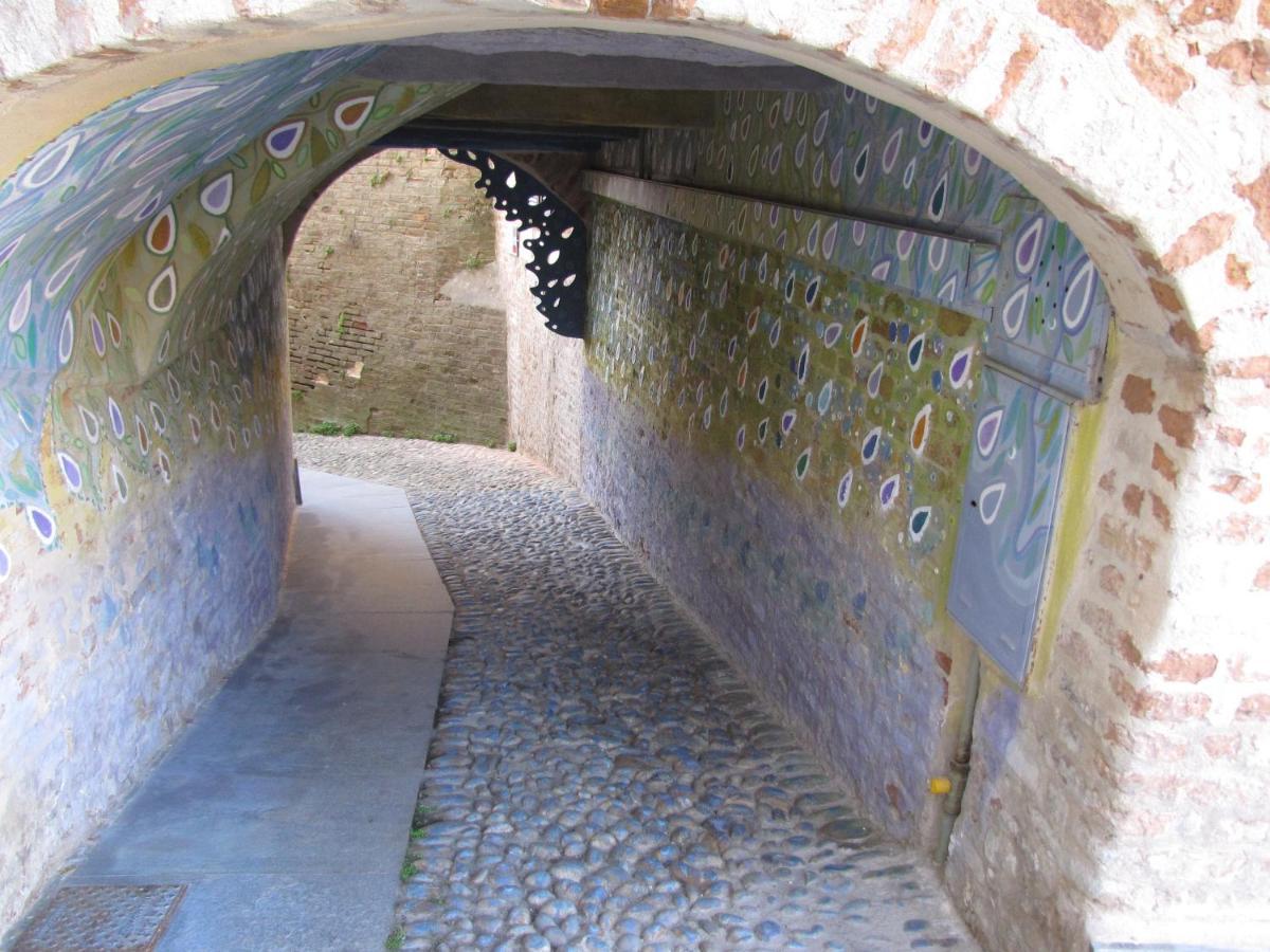 Alla Torre - Nel Cuore Del Borgo Storico Castagnole delle Lanze Luaran gambar