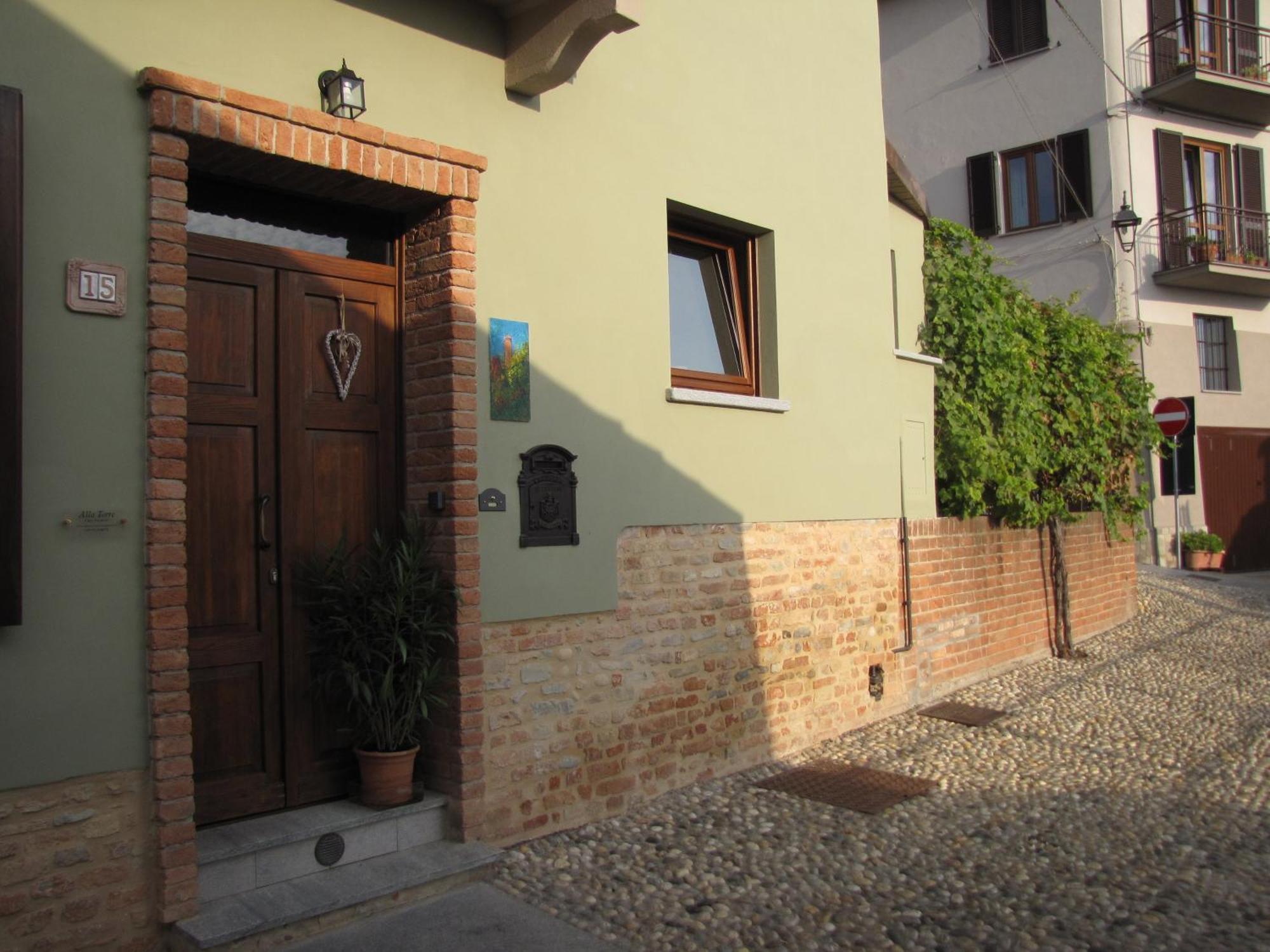 Alla Torre - Nel Cuore Del Borgo Storico Castagnole delle Lanze Luaran gambar